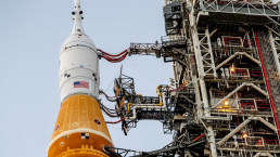 ArtemisI stack rolls out to the launch pad